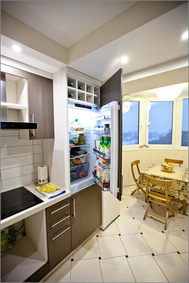 Кухня-столовая - объединение кухни с балконом (11 фото)