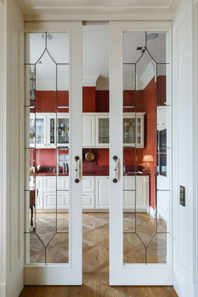 Белые раздвижные двери на кухню