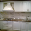 Белая прямая кухня из массива ясеня (5 фото)