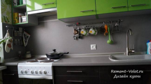 Дизайн черно-зеленой современной кухни 7 кв.м за 2000$