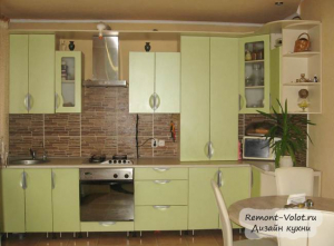 Дизайн кухни цвета «зеленый лен» за 2200$  в частном доме (19 фото)
