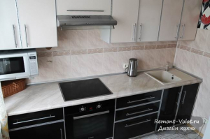 Бежевая с черным кухня 7,5 кв.м 1250$ (20 фото)