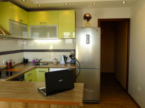 Дизайн кухни 12 кв.м. с эркером и выделенной обеденной зоной (8 фото)
