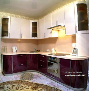 Фиолетово-бежевая глянцевая кухня в Москве (6 фото)