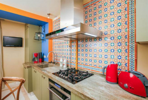 Кухня 10 кв м в испанском стиле. Дизайн из «Квартирного вопроса»