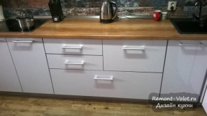 Белая кухня ЗОВ из пластика в Минске. Отзыв + 4 фото