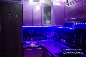 Самостоятельный ремонт кухни 8 кв.м и сборка гарнитура фиолетового цвета