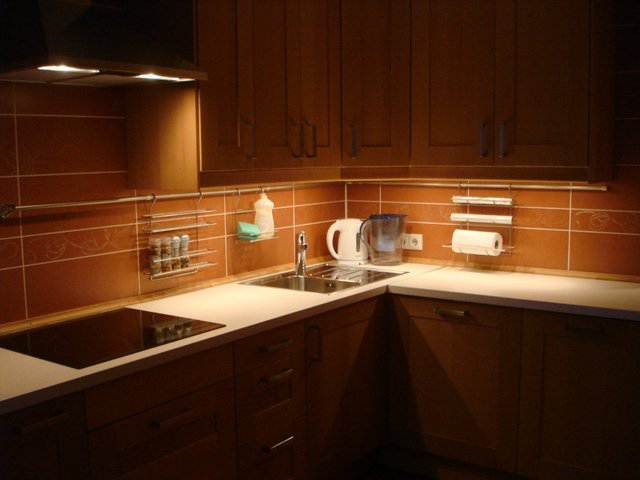 Функциональная кухня в однокомнатной квартире (24 фото)
