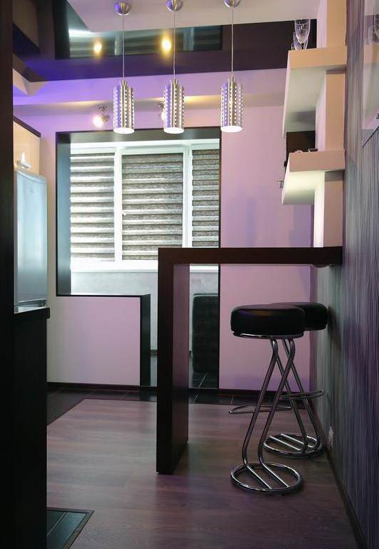 Дизайн г-образной кухни 7 кв.м объединенной с балконом (10 ф.