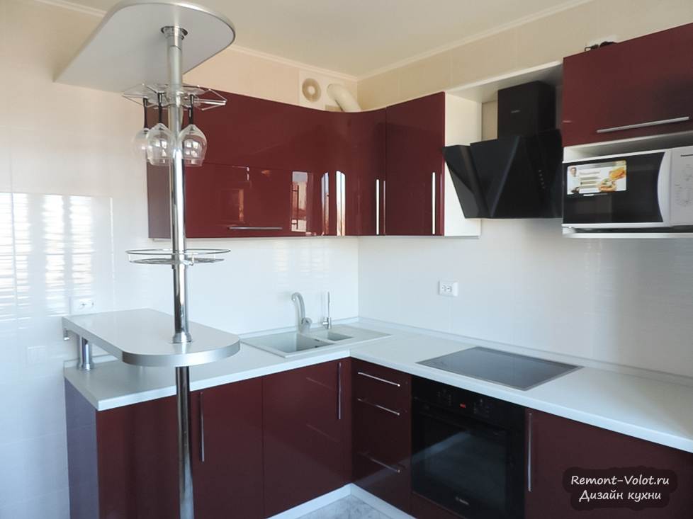 Бордовый кухонный гарнитур – мебель, очаровывающая с первого взгляда