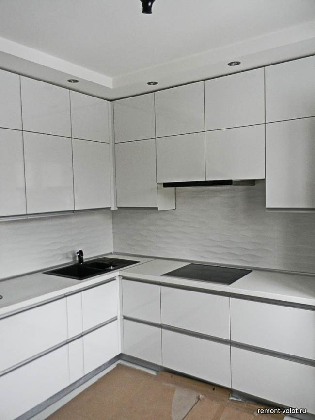 Кухонный гарнитур угловой для маленькой кухни 7 кв м правосторонний