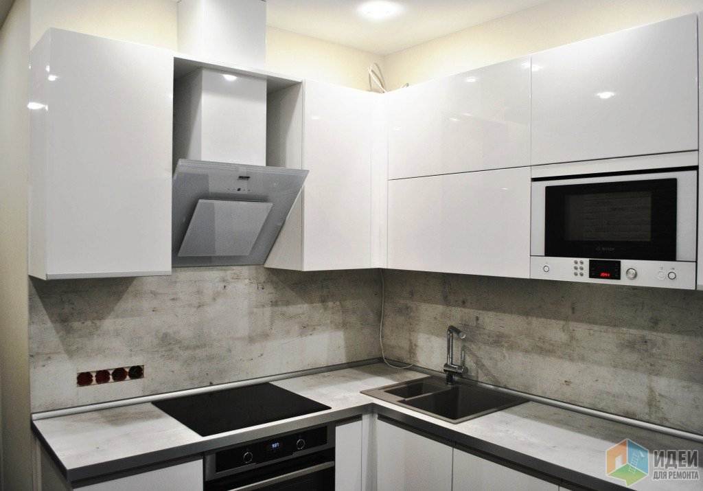 Стены на кухне с белым гарнитуром (71 фото)