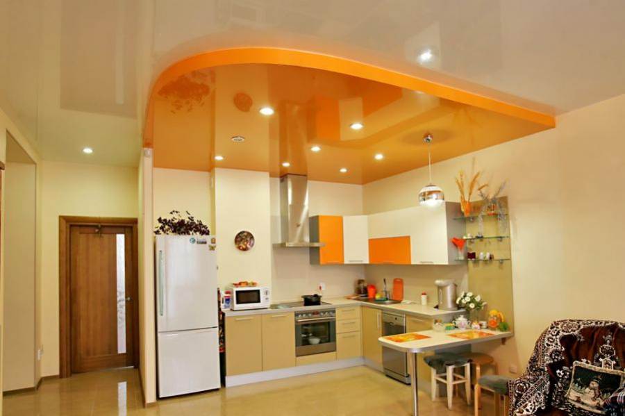 Натяжной потолок на кухне (65 фото)