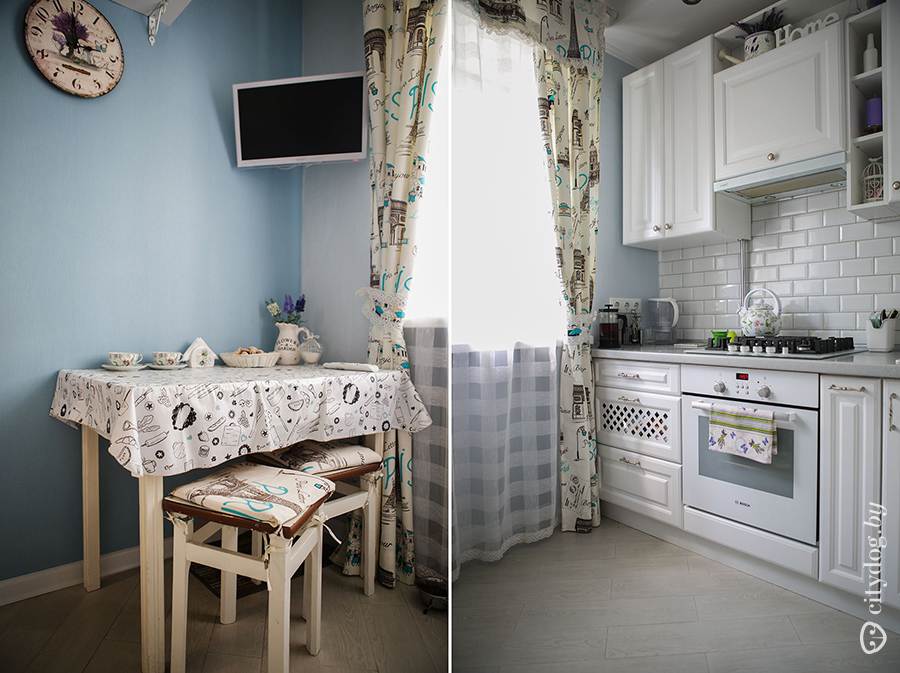 Маленькая белая кухня с голубыми стенами в стиле прованс. Двушка в .