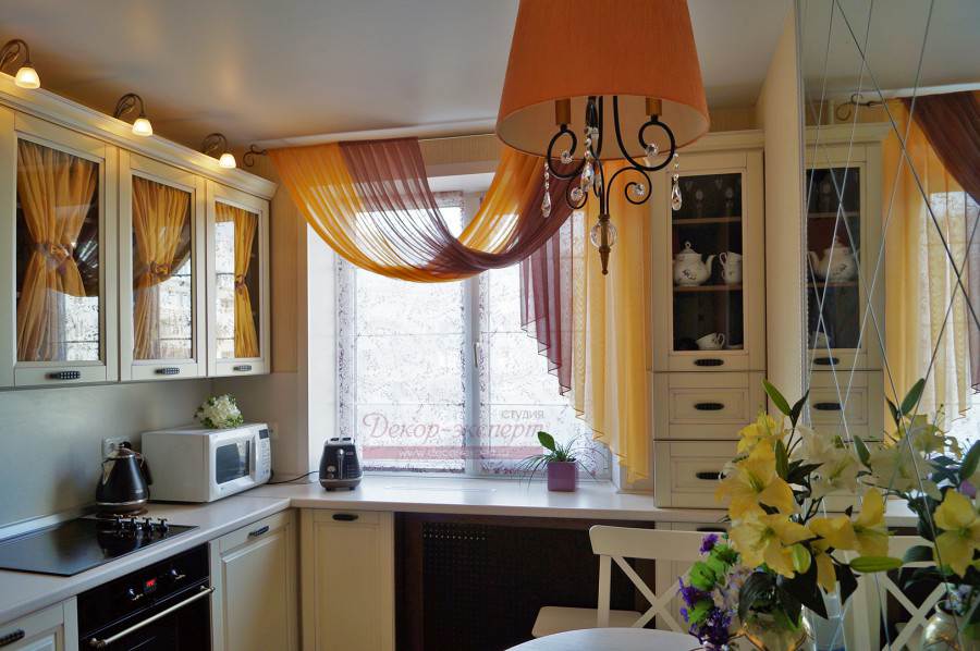 Мебель и шторы для кухни
