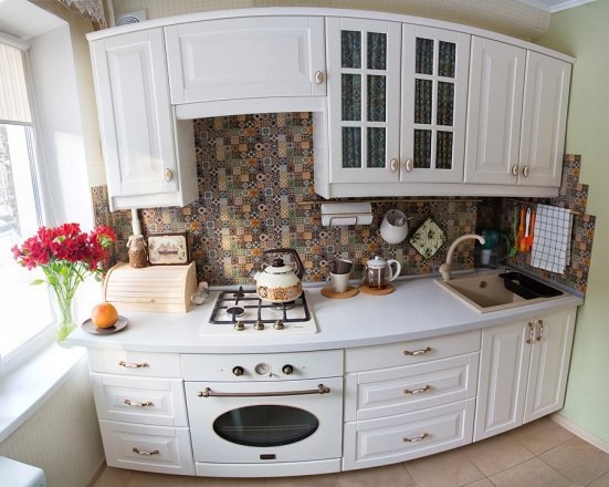 Кухня в хрущевке 101 фото красивые варианты оформления прямых маленьких кухонь проекты малогабаритных комнат с размерами выбираем шторы