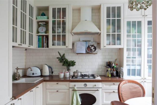 Как установить кухонную вытяжку над плитой: пошаговая инструкция с фото