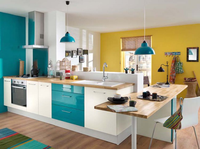 Синий цвет в интерьере кухни: быть или не быть?
