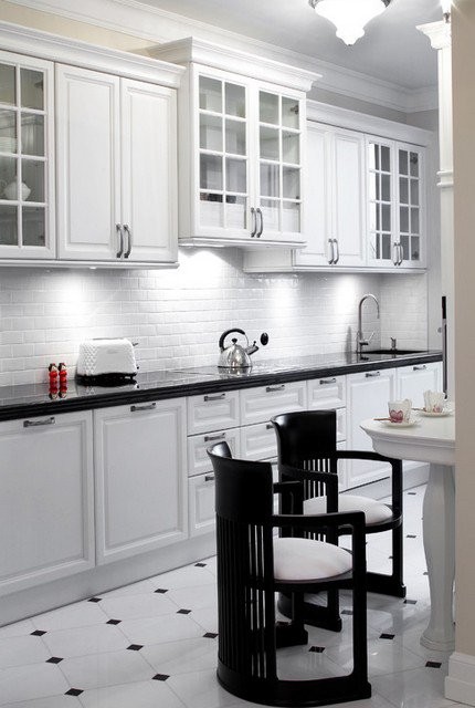 Универсальность белой кухни в дизайне помещений в разных современных стилях
